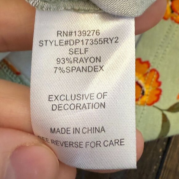 Daniel Rain Green Blouse Orange Floral Size Small Petite - Picture 8 of 9